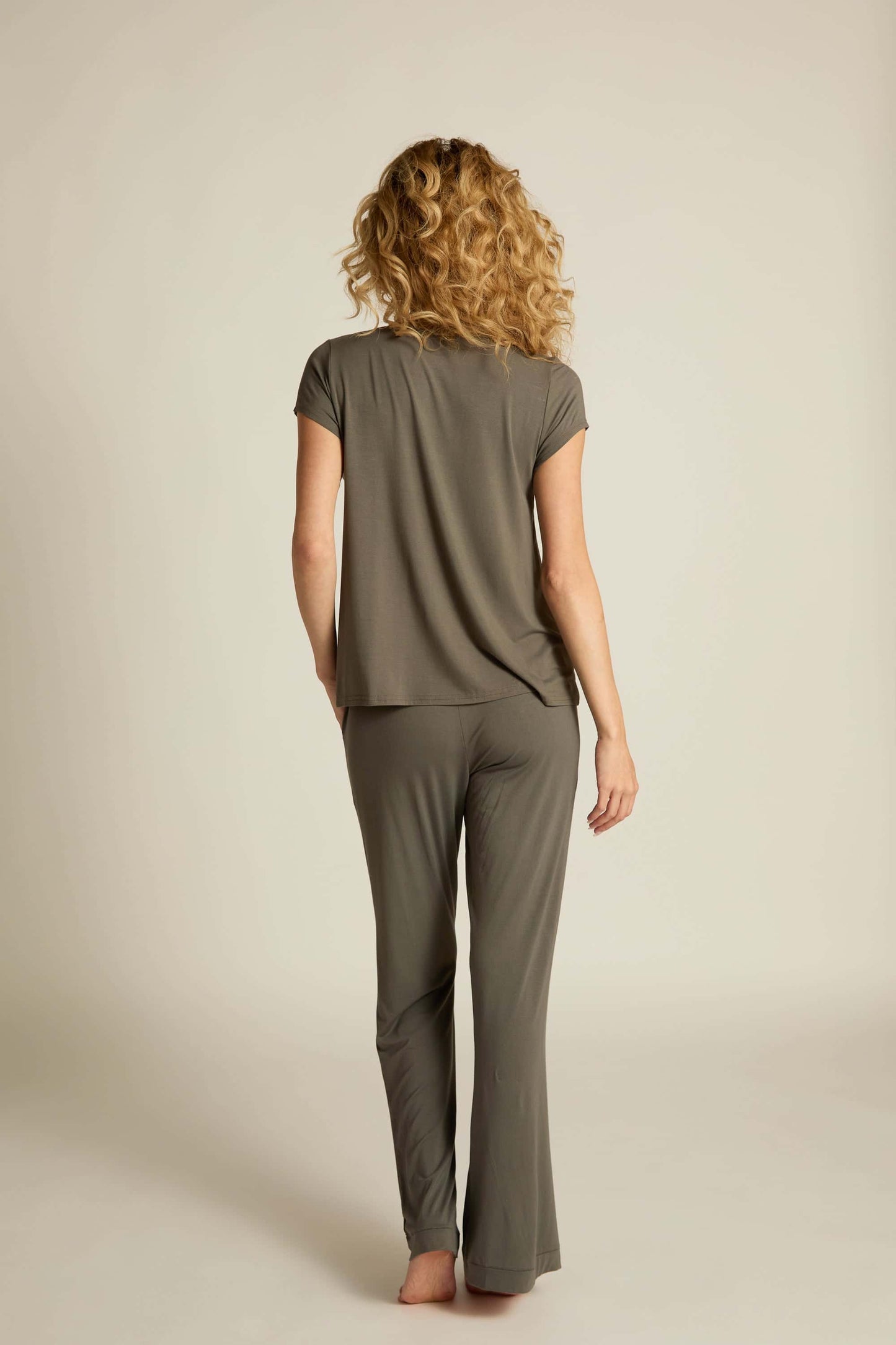Classic V-Neck Tee Shirt / Earl Grey