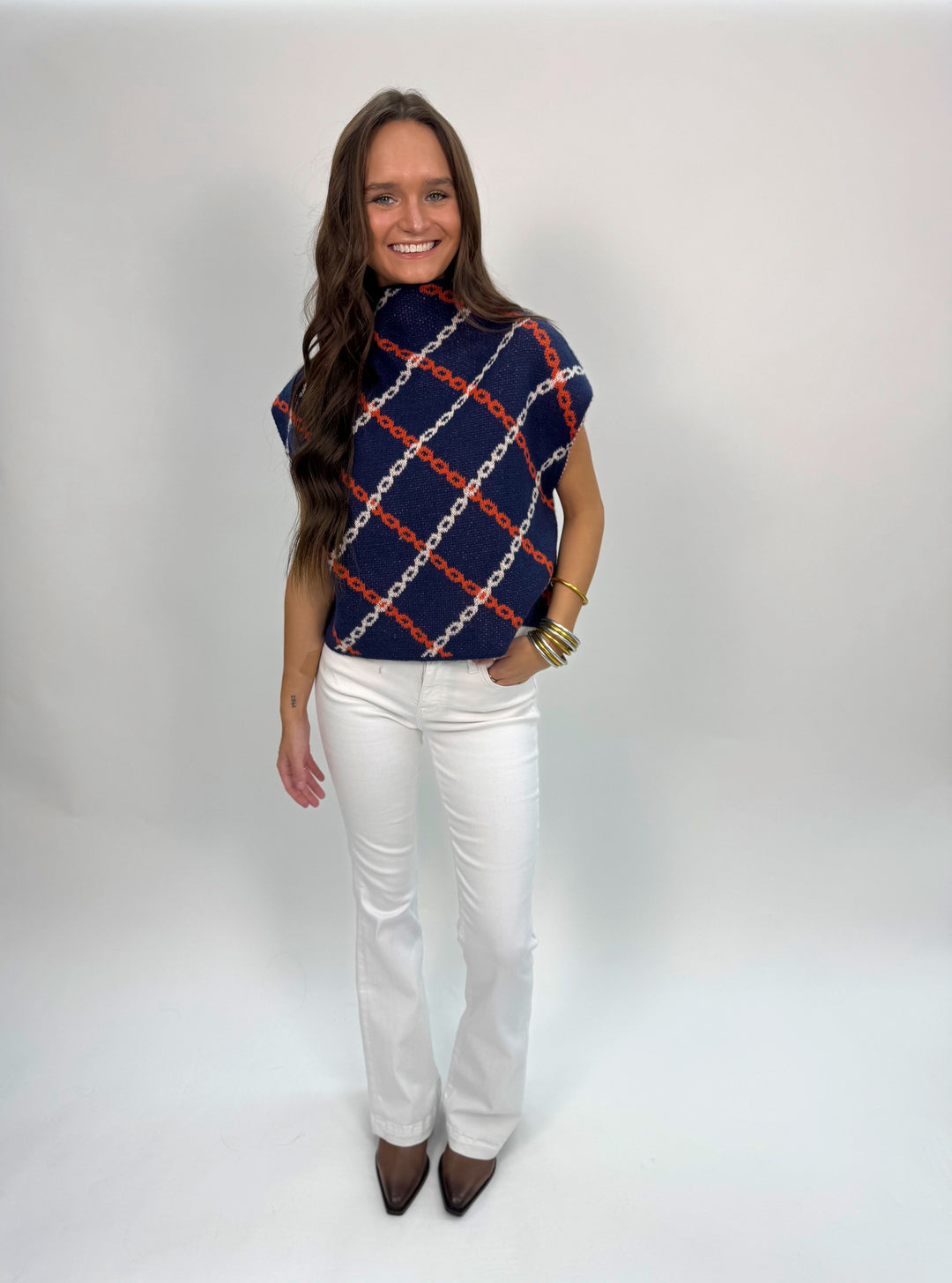 Sleeveless chain print knit top