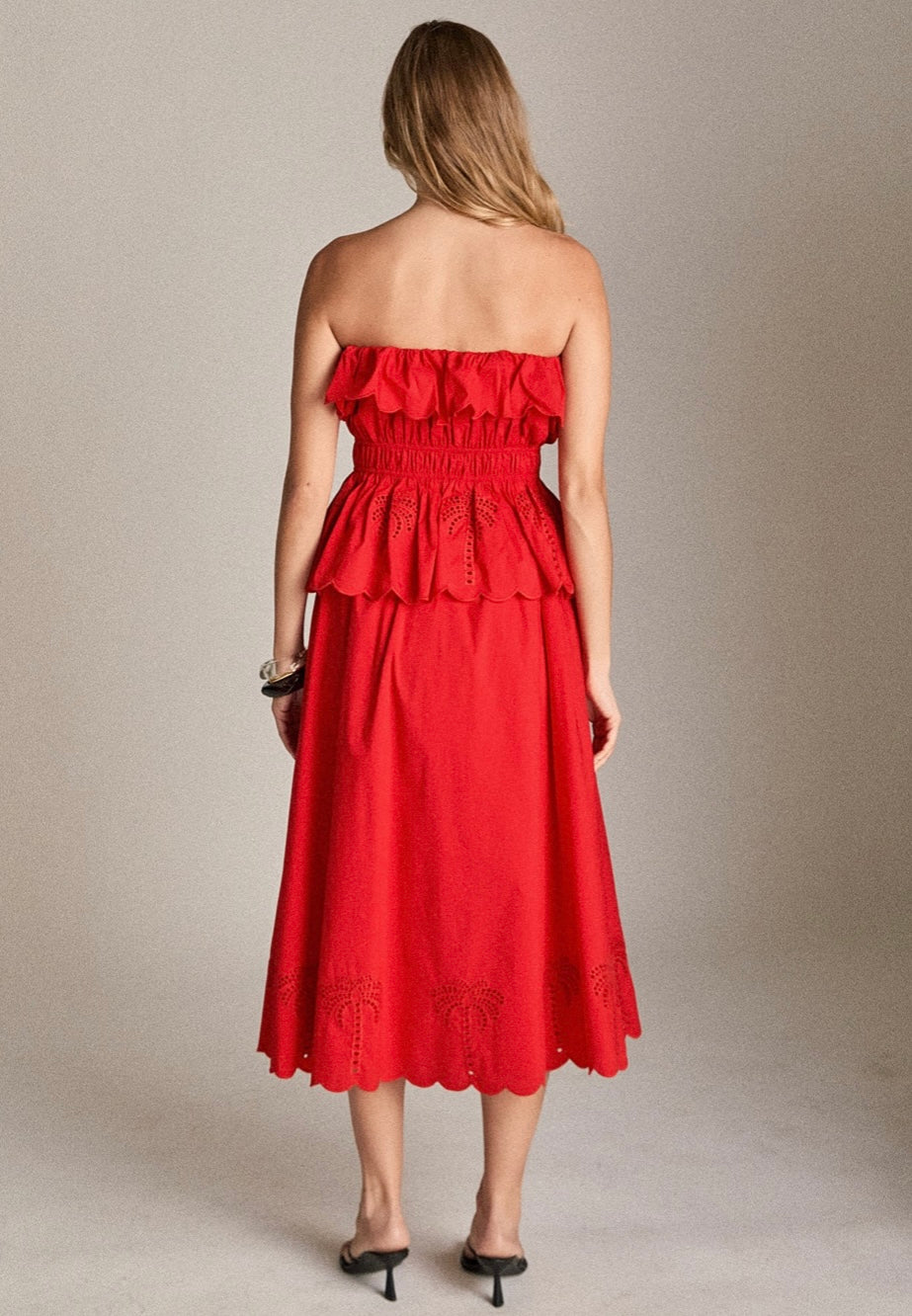 Embroidery Strapless Top