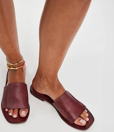 Verona Slide Sandal in Cherry Cola