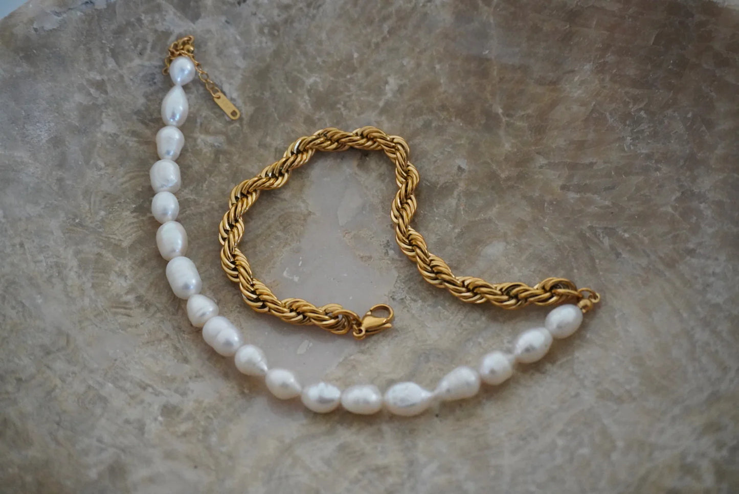 WILLOW NECKLACE*