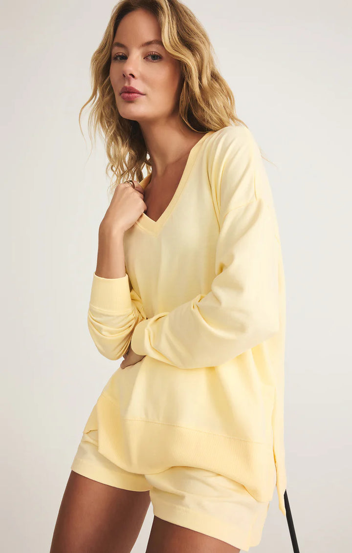 Modern V-Neck Weekender Mellow Yellow