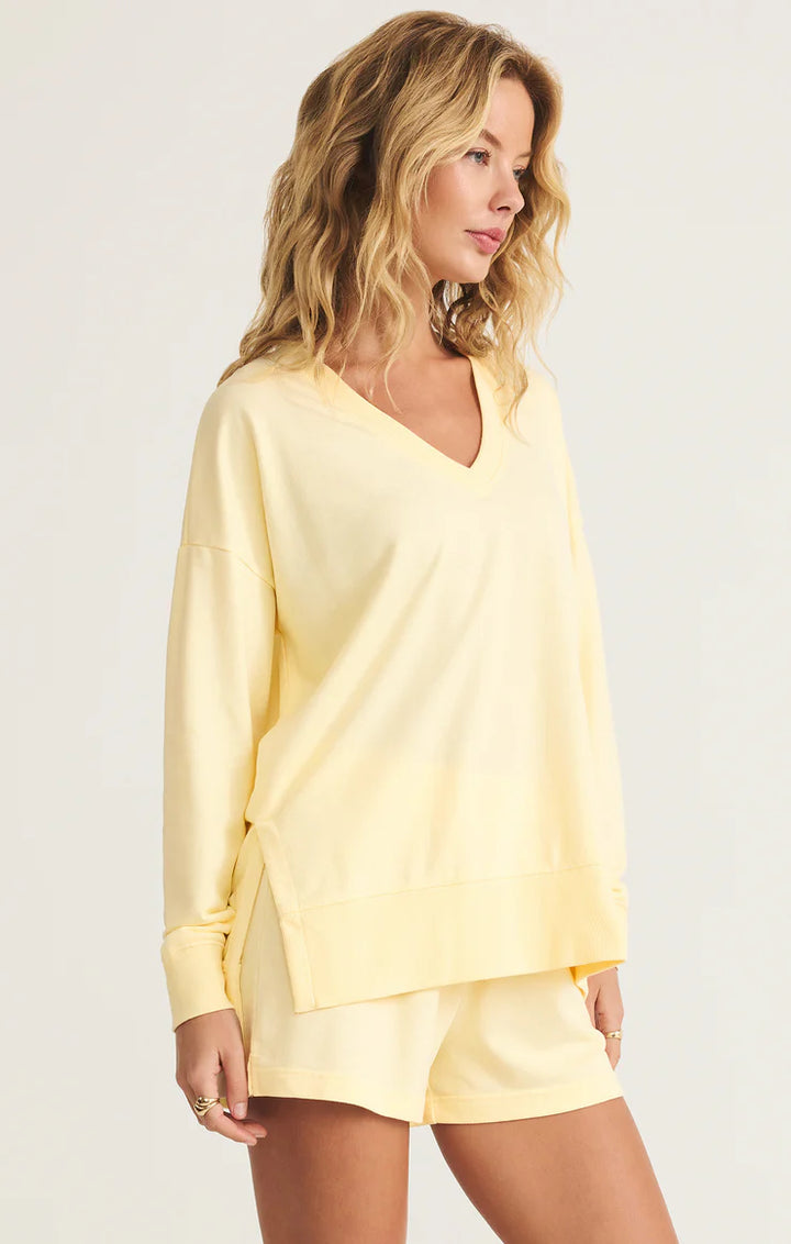 Modern V-Neck Weekender Mellow Yellow