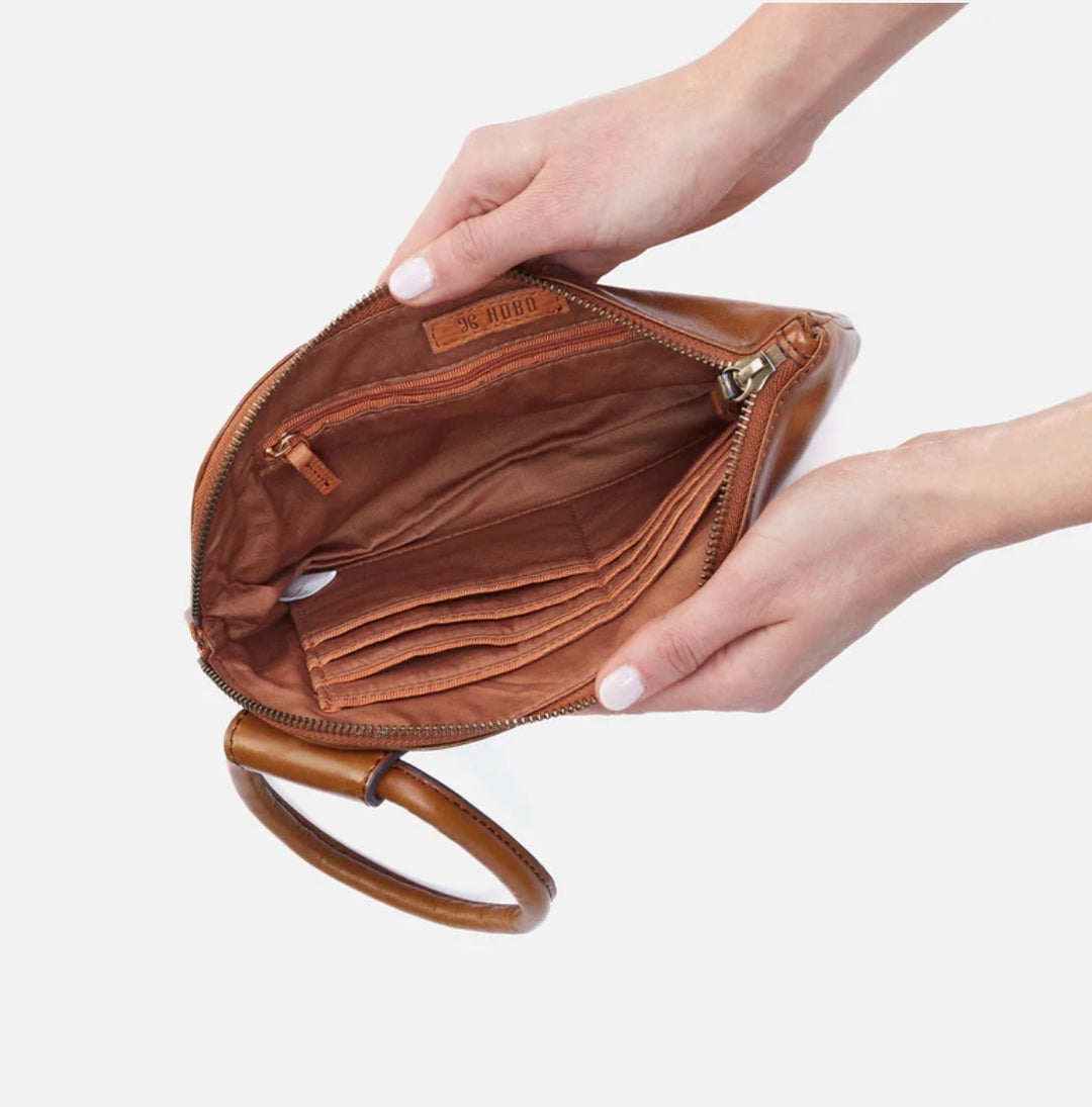 Sable Wristlet | Truffle