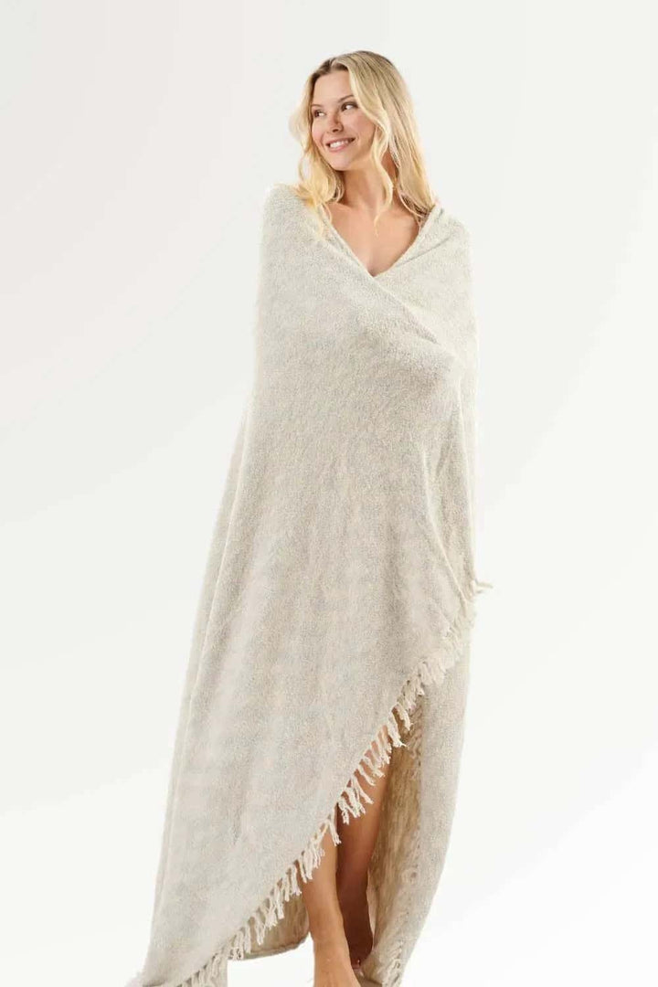 Bamboo Plush Throw: Heathered Fog