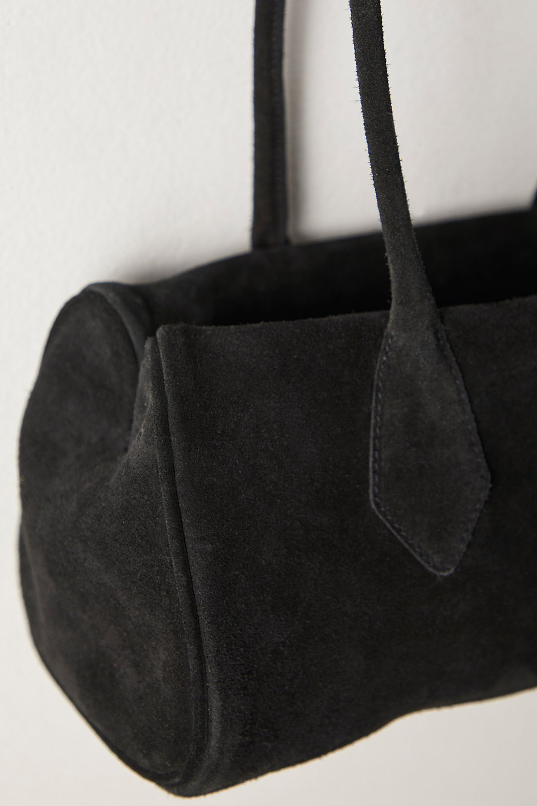 Sierra Suede Shoulder Bag / Black