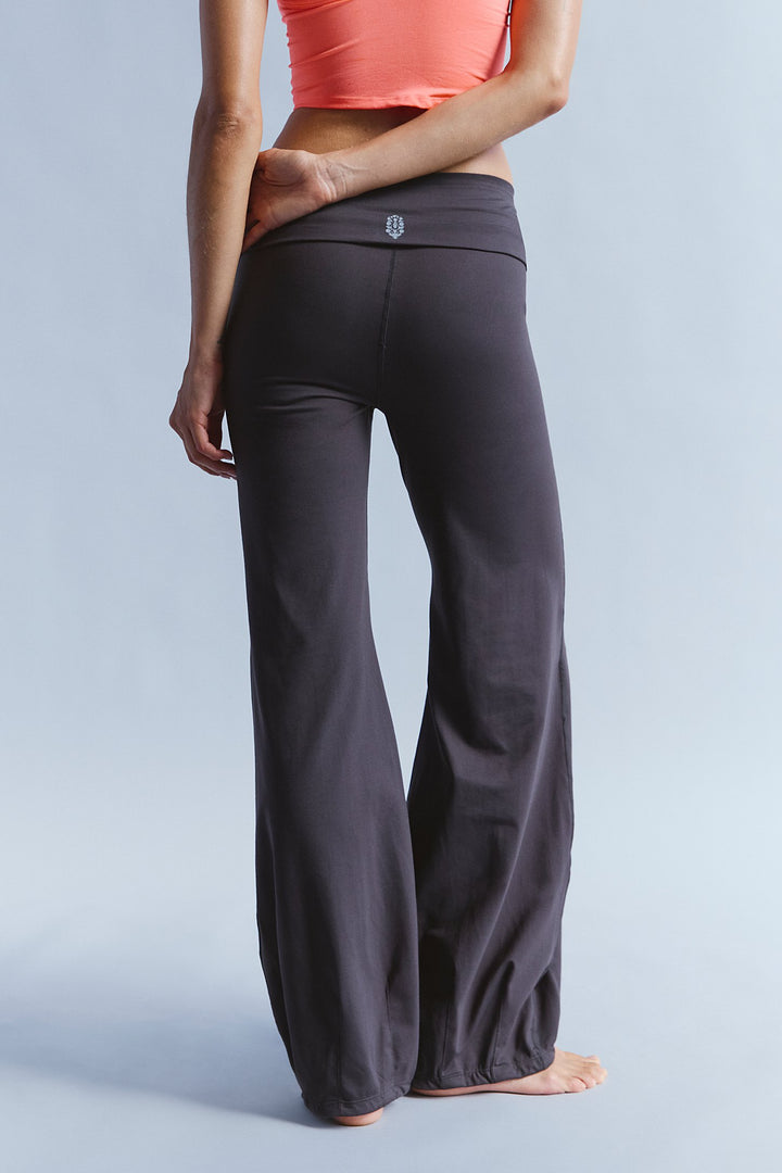 Quick Step Pant in Chocolate