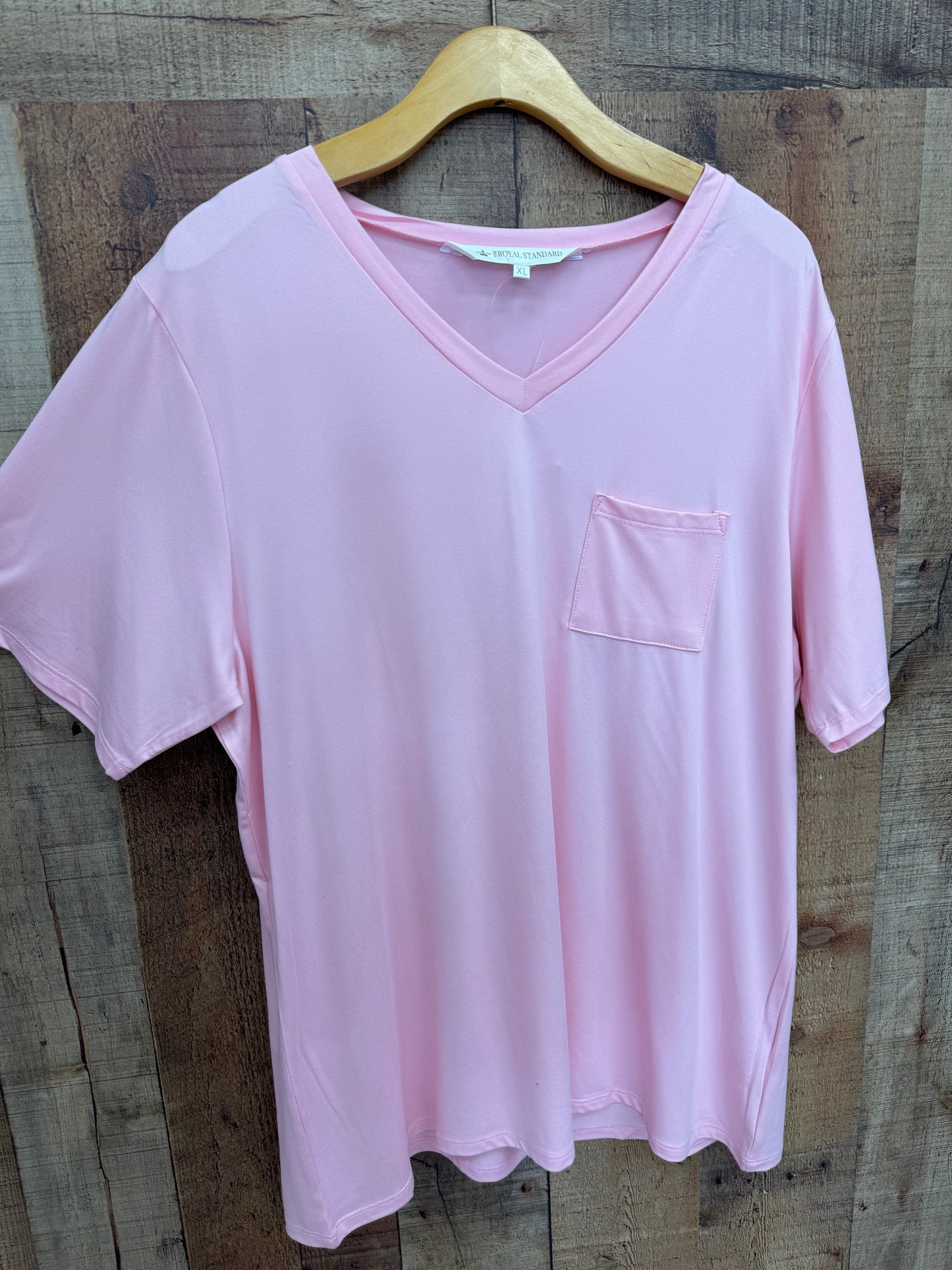 Highlands V-Neck Pocket Tee Light Pink