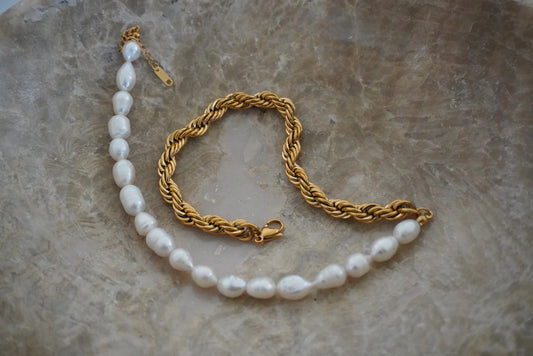 WILLOW NECKLACE*