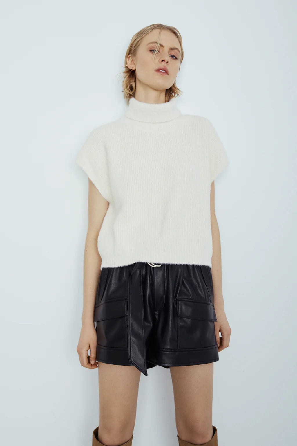 Parker Leather Shorts Black *