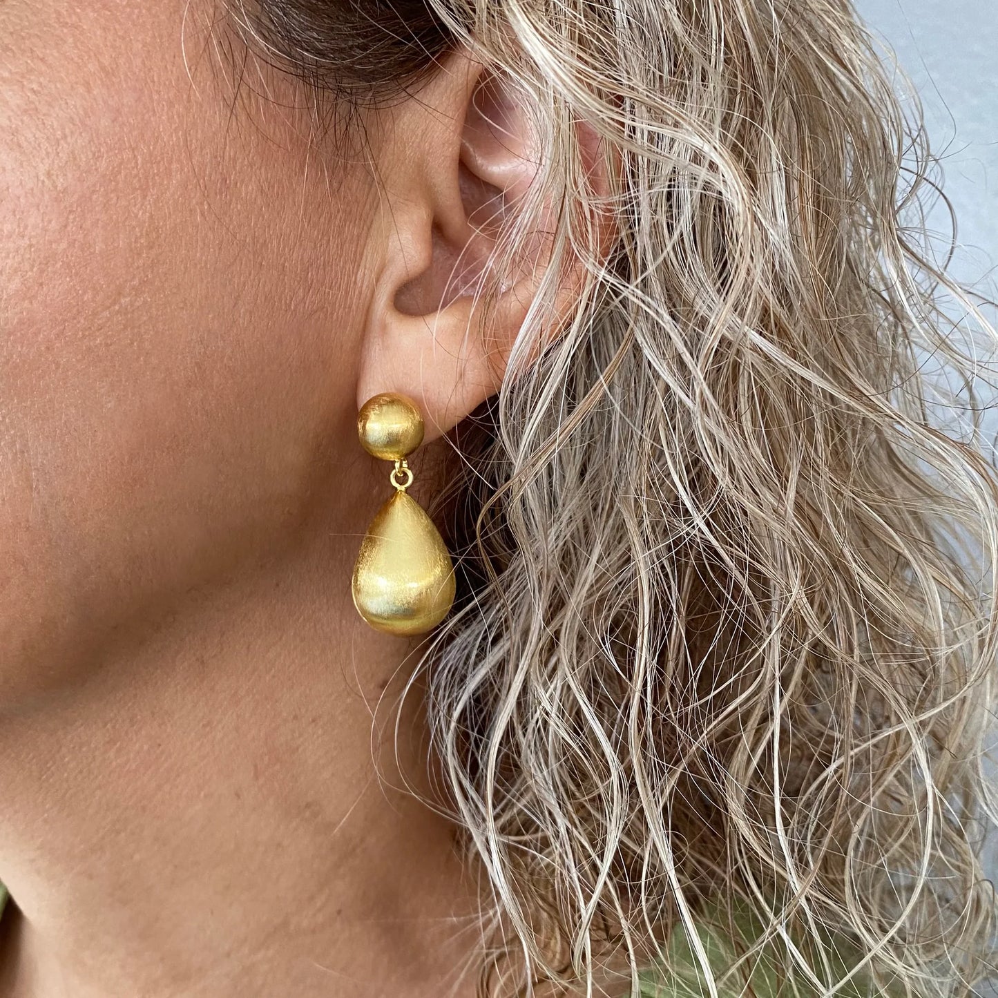 Fernanda Droping Ball Earrings